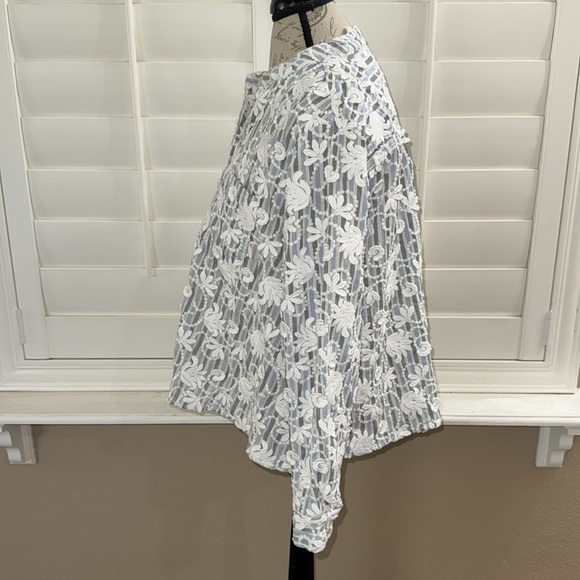 Pilcro THE WHITNEY TRAPEZE STRIPED FLORAL BUTTON Top IVORY - Picture 6 of 12